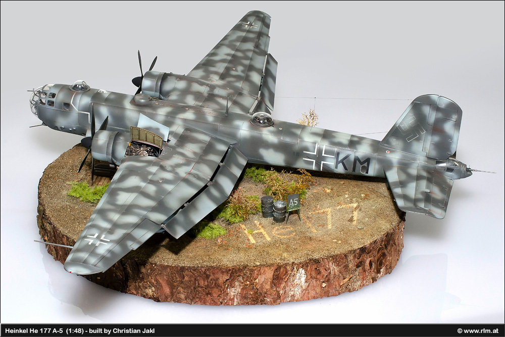 Heinkel He-177 Greif 1:144 Atlas Militärflugzeug Miniatur MG27 